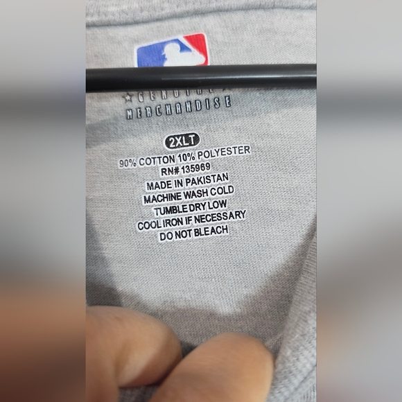 Chicago Cubs Gray Sleeveless Shirt - Picture 3 of 4